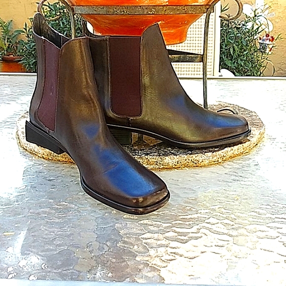 !!!!SOLD!!!!! Cole Haan Chocolate Brown Ankle Boots - Picture 9 of 10